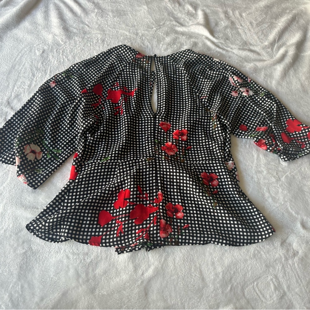 Express top, size S, Flower